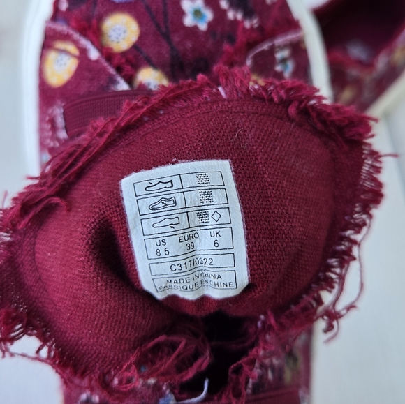 NWT Rocket Dog Bexley Slip On Sneakers Maroon Floral - Picture 9 of 11